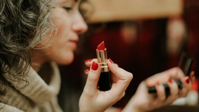 Warna Lipstik Untuk Kulit Sawo Matang Agar Terlihat Segar