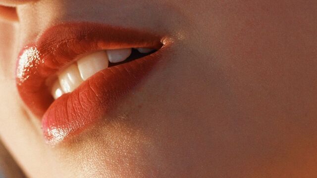 Rekomendasi Lipstik Untuk Bibir Hitam