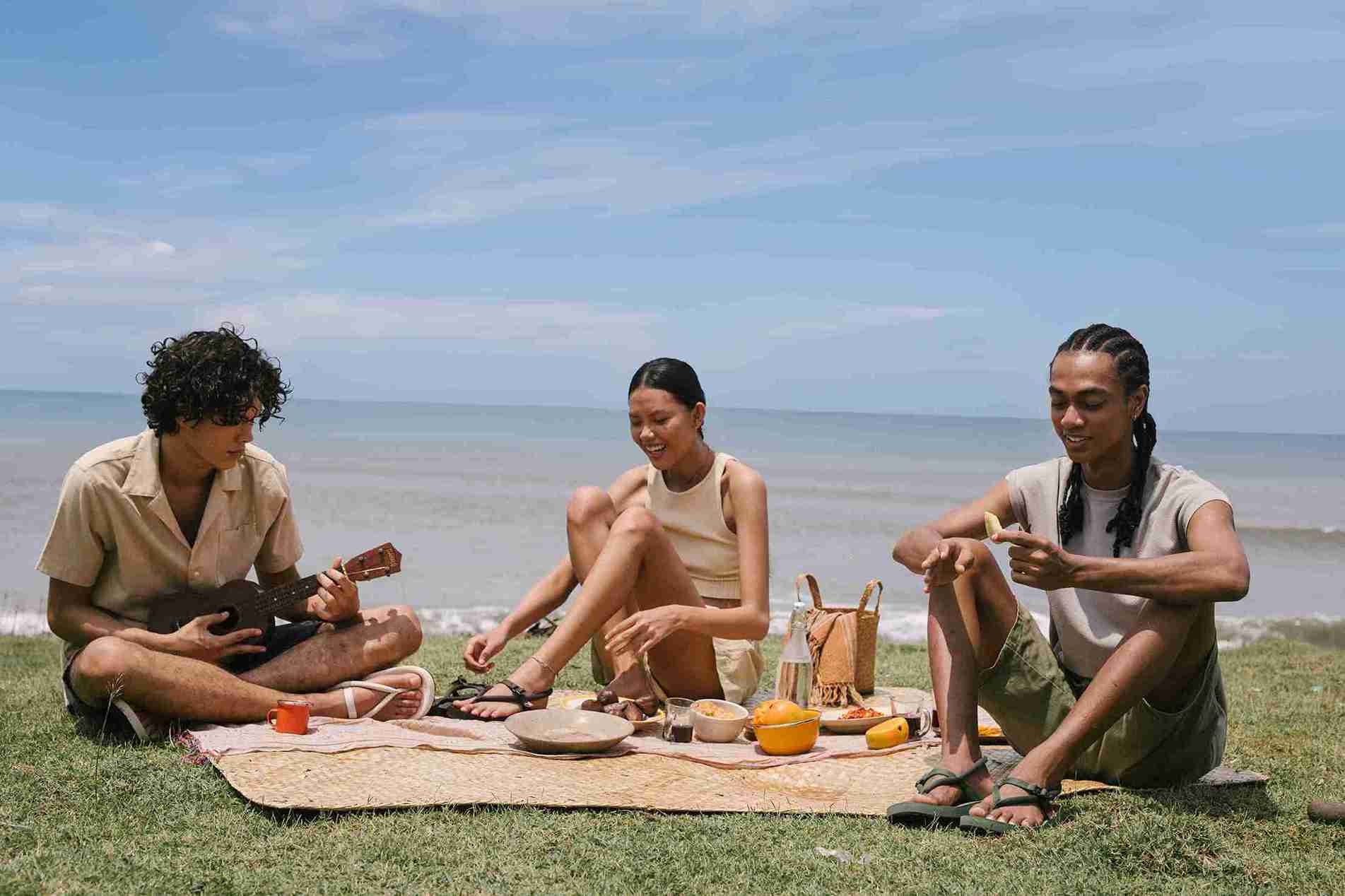 Lebih Nyaman Saat Berpetualang Dengan Sandal Wakatobi 