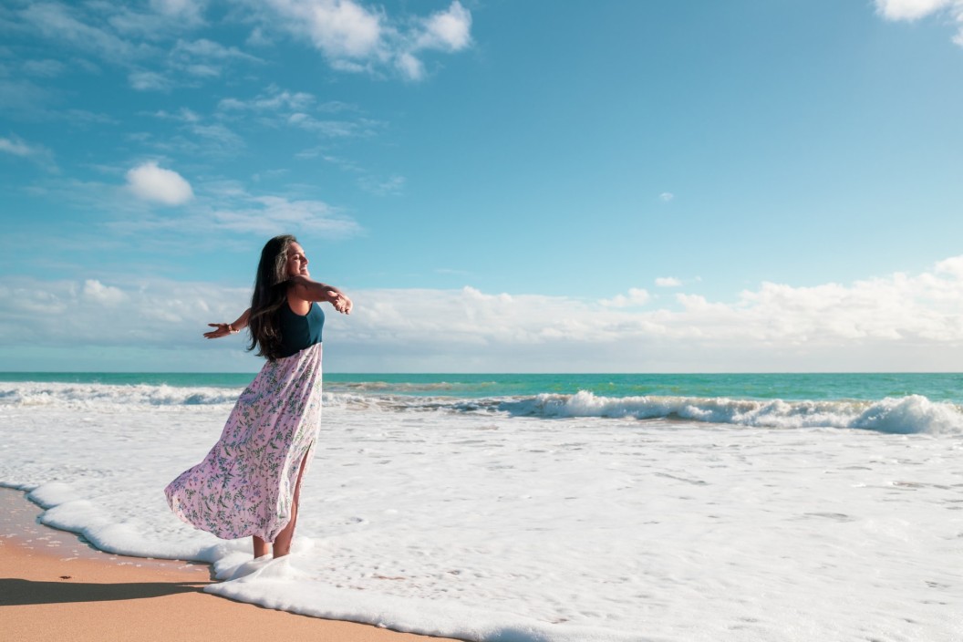4 Karakter Wanita Yang Menyukai Pantai Untuk Jadi Pasanganmu