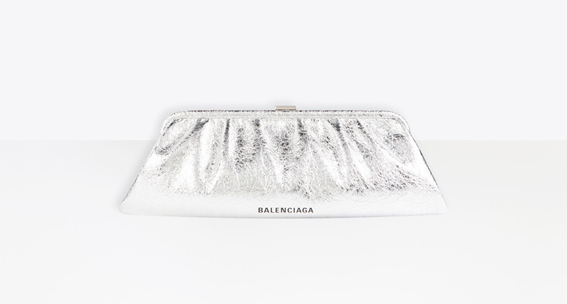 Wajib Punya: Cloud XL Clutch Balenciaga