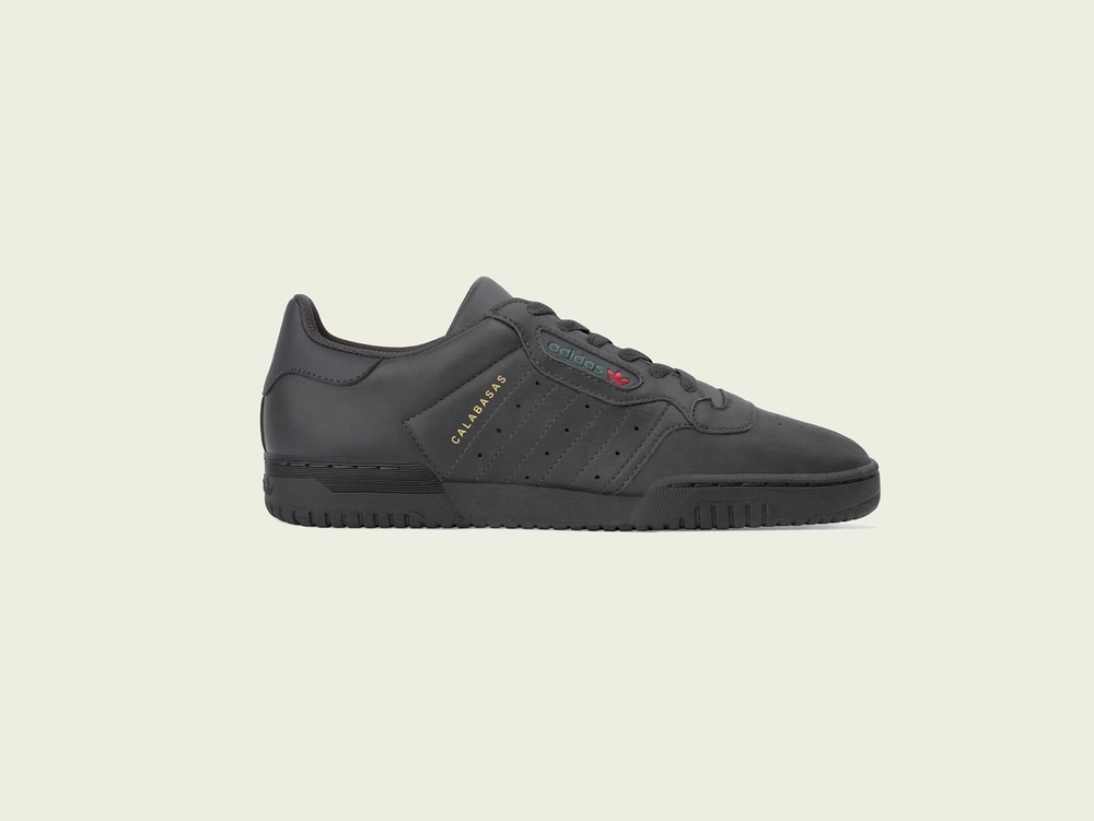 Wajib Punya: Sepatu Yeezy Powerphase