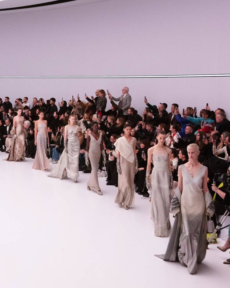 Tidak belebihan, Fendi Hadikran Couture Spring Summer 2023