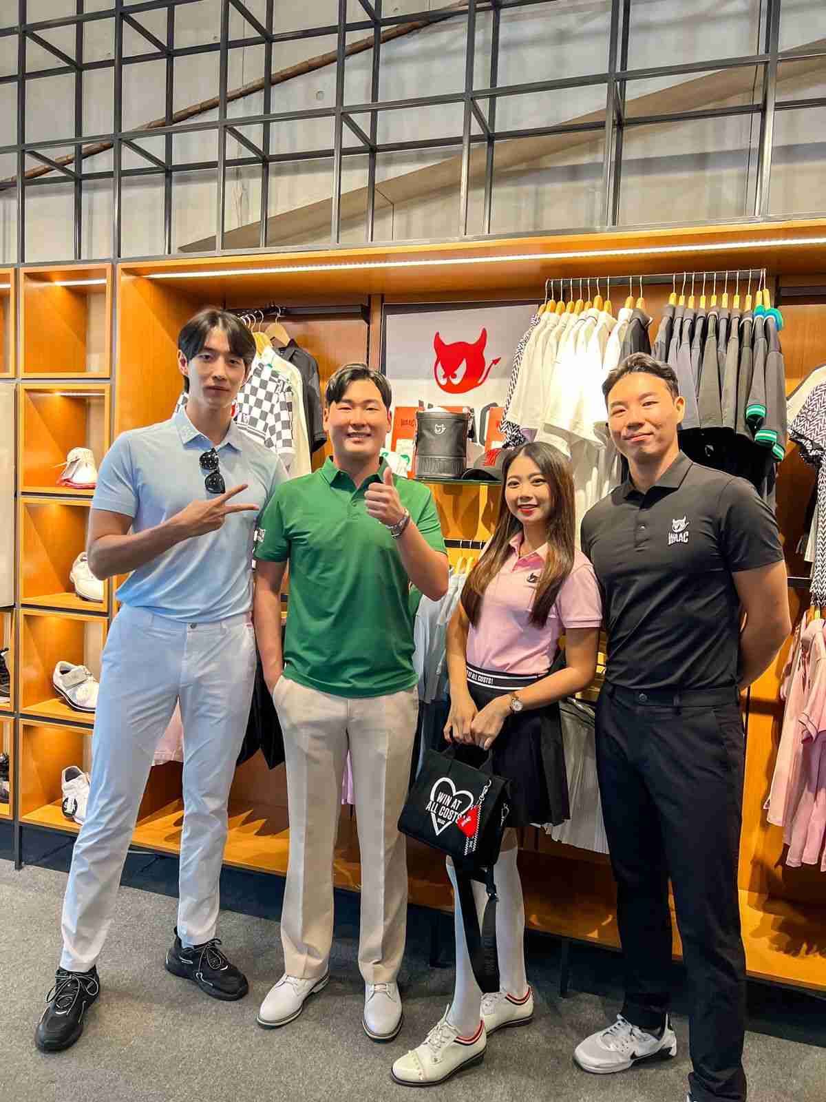 Topgolf Hadirkan Brand WAAC Secara Eksklusif di Indonesia