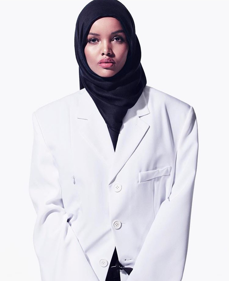 Ini Dia Model Hijab yang Tampil di Fashion Show Yeezy