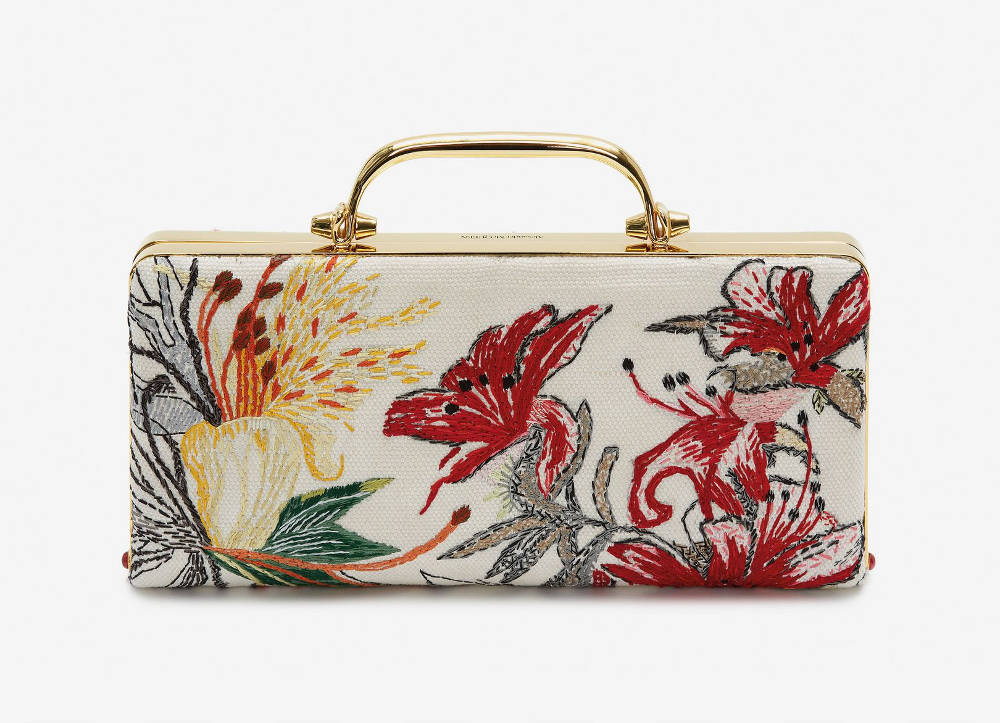 Wajib Punya: Clutch The Story Alexander McQueen