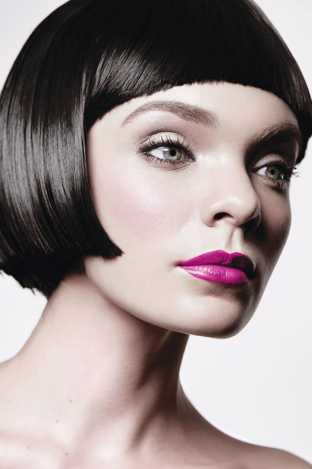 Ide Makeup Menggunakan Lipstik Warna Terang