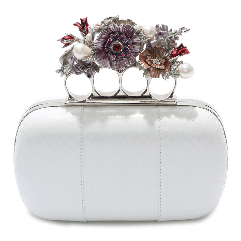 Wajib Punya: Clutch dari Alexander McQueen 