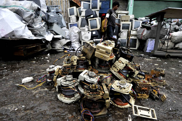 Daur Ulang Sampah Elektronik