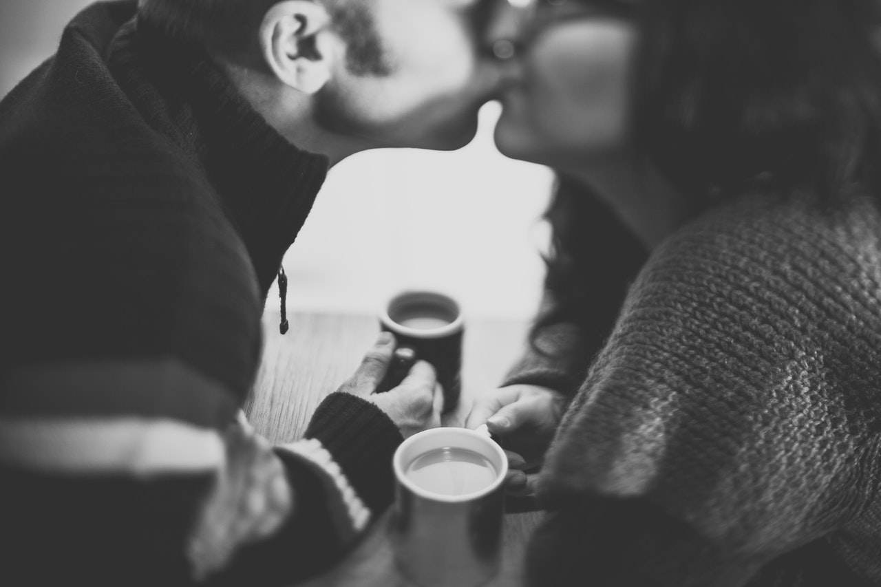 7 Cara Mencium Yang Baik