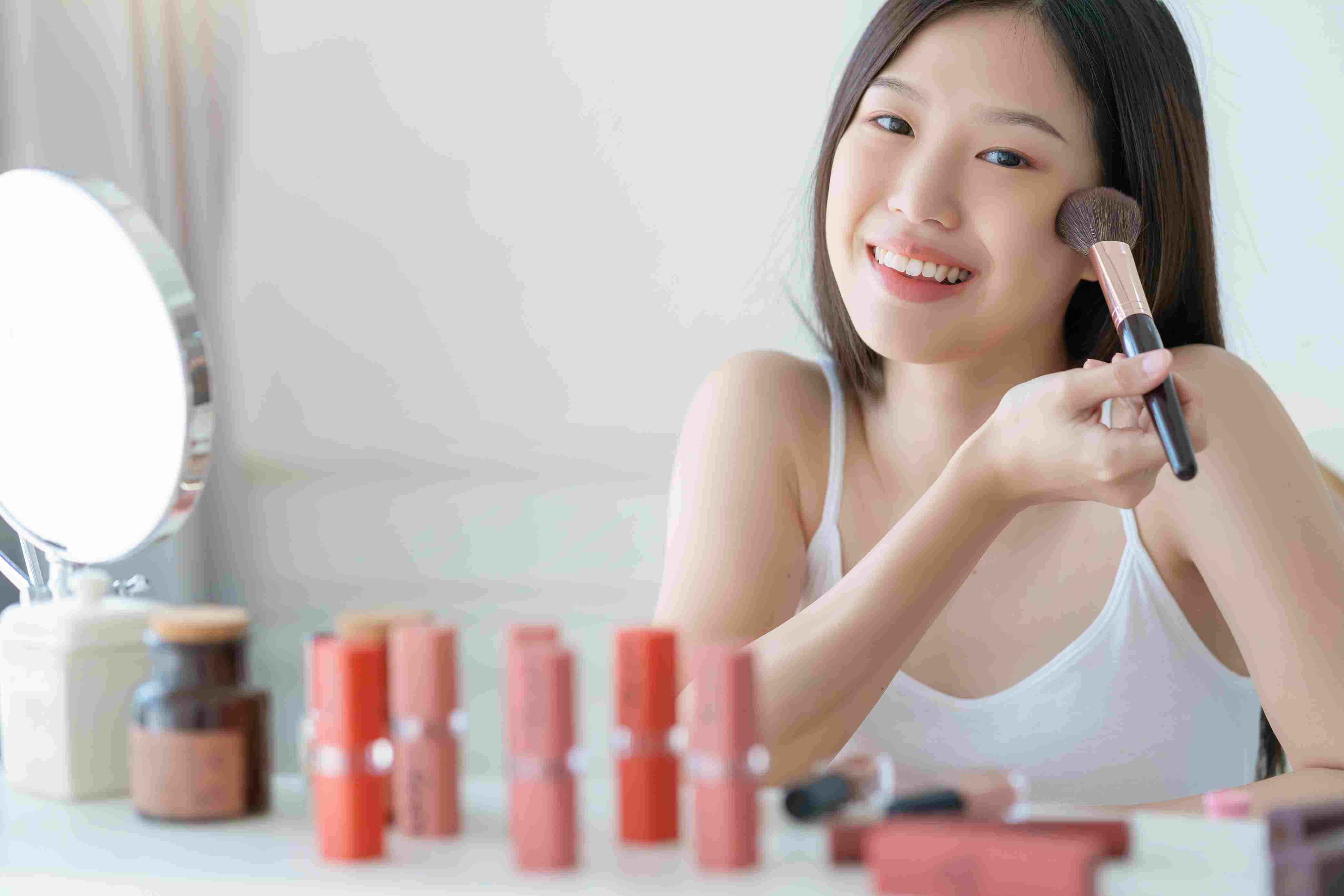 5 Langkah Mudah Make Up a la Korea Untuk Remaja