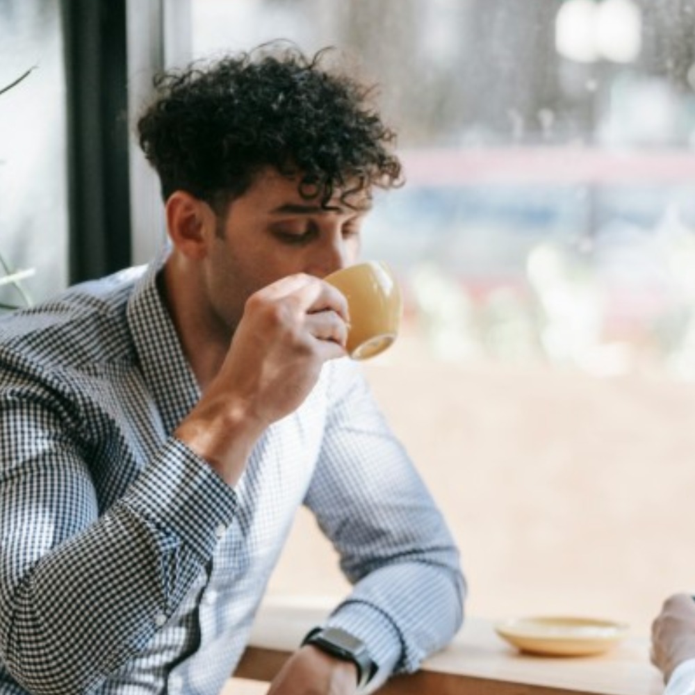 5 Ciri Hubungan yang Dilakukan oleh Pria Introvert