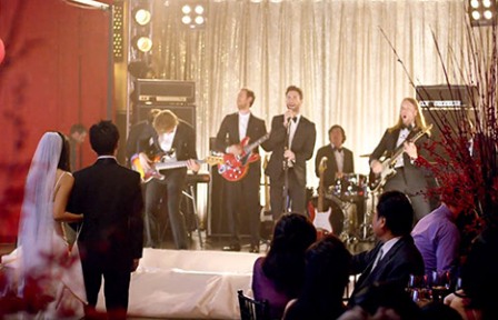 Kehebohan Video Klip Maroon 5: Wedding Crash!