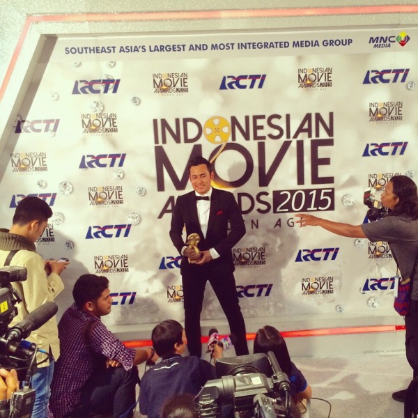 Arifin Putra Raih Penghargaan Indonesian Movie Awards 2015