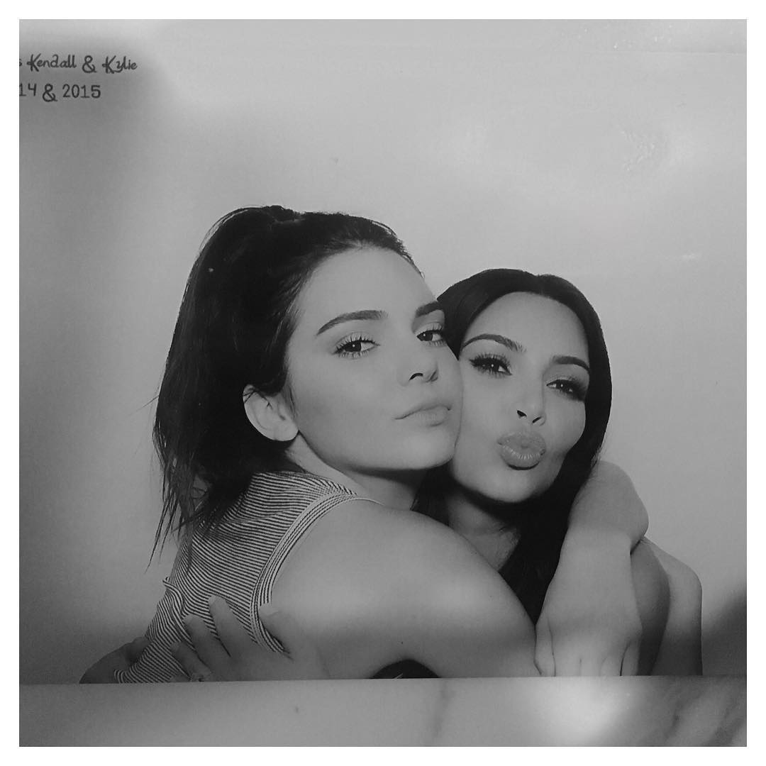 Kim Kardashian West dan Kendall Jenner Main Film!