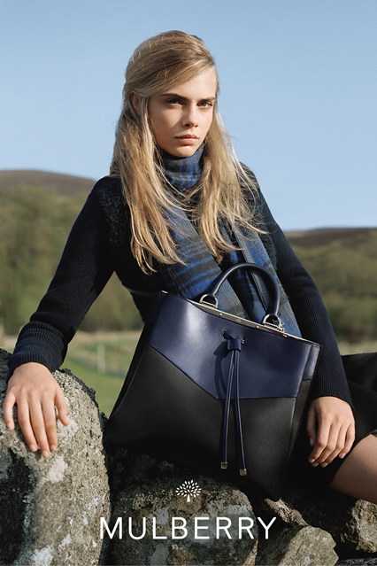 Mini Koleksi Cara Delevingne untuk Mulberry