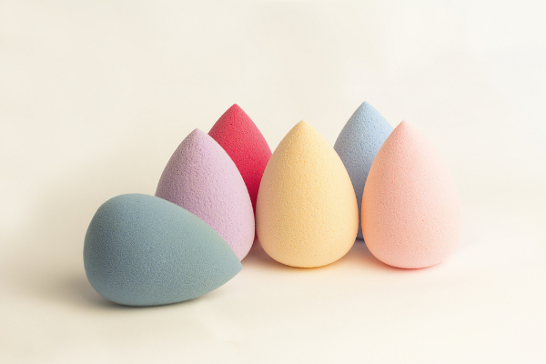 Seberapa Sering Beauty Blender Harus Diganti?