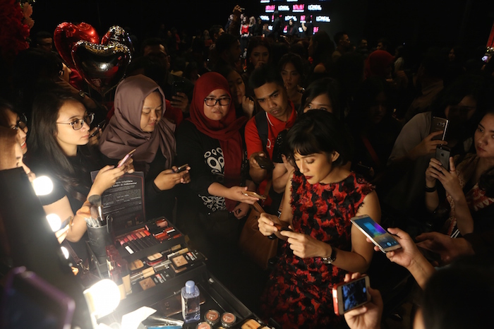 Dian Sastrowardoyo Memilih L'oréal Infallible Makeup