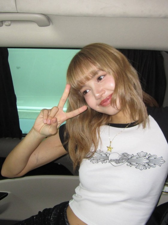 Lisa BLACKPINK Jual Pakaian Preloved untuk Disumbang ke Gaza