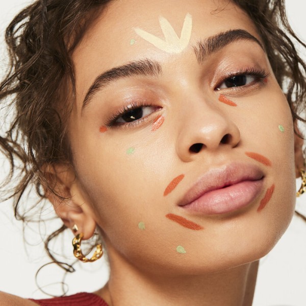 Kenali 4 Tipe Color Corrector, Fungsi, dan Cara Pakainya
