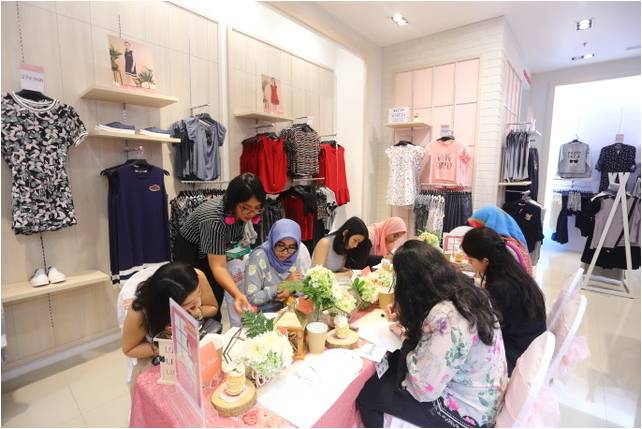 Tres Jolie Gelar Acara Fashion Illustrating