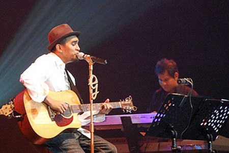 Penyanyi Glenn Fredly Meninggal Dunia