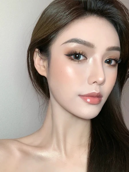 Glowing! Ini 4 Highlighter Paling Tahan Lama di Wajahmu.