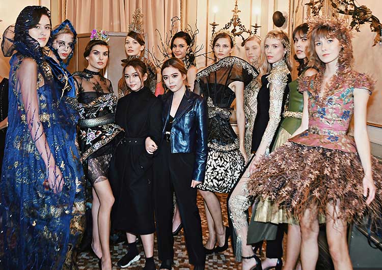 Peragaan Busana Maquinn Couture Di Milan Fashion Week