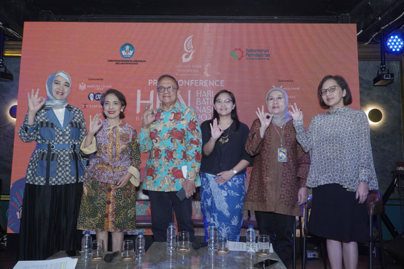 Rayakan Hari Batik Nasional Bersama Ibu Wury Ma’ruf Amin