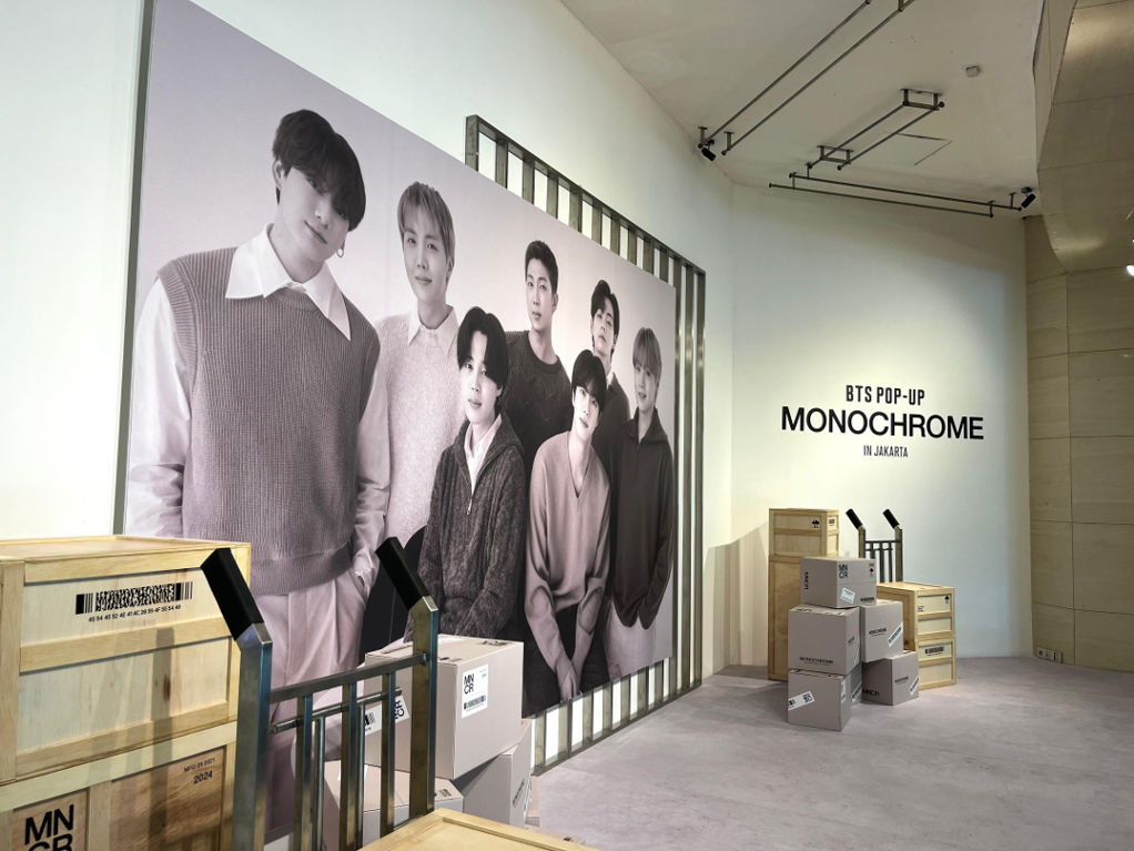 Nostalgia Bareng BTS di POP-UP STORE: MONOCHROME! 