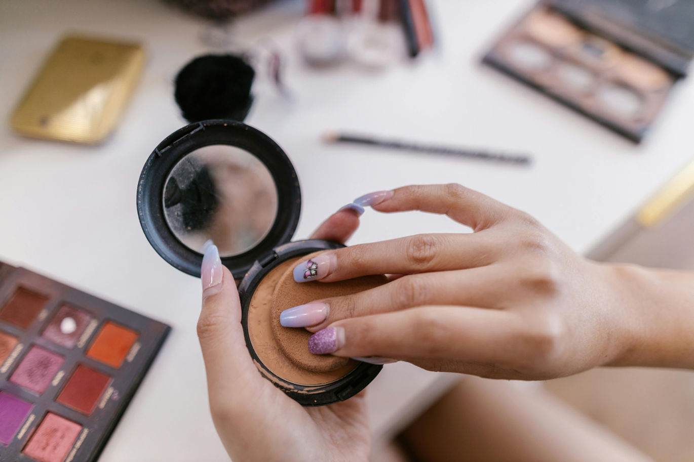 Kenali 3 Perbedaan Utama Compact Powder dan Two Way Cake