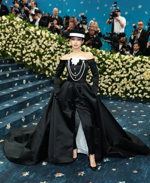 Stunning! Ini Gaya 4 Idol K-pop di Red Carpet Met Gala 2025