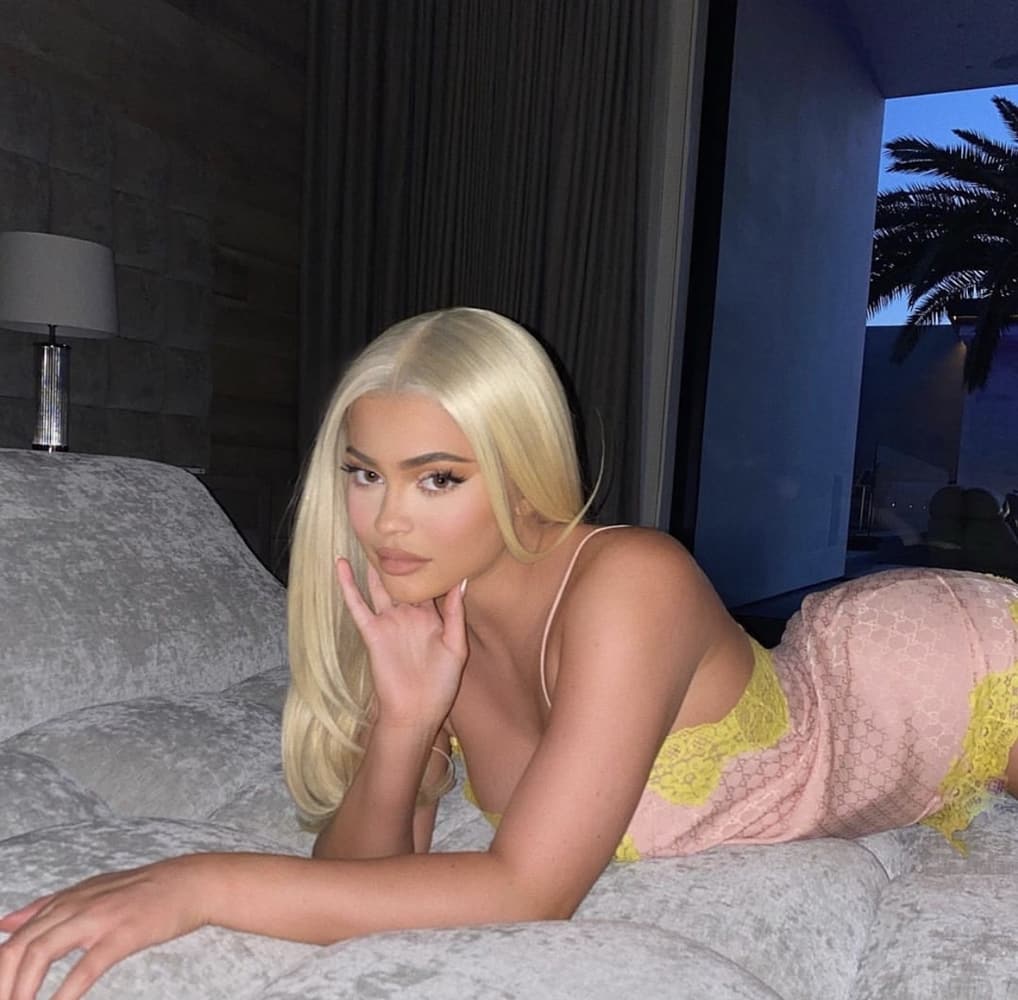 Selain Kylie Jenner, Inilah Deretan Artis Yang Suka Indomie