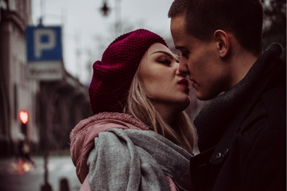 10 Manfaat Berciuman Untuk Kesehatan Yang Patut Diketahui