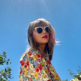 Inspirasi OOTD Bertema Vintage Khas Taylor Swift