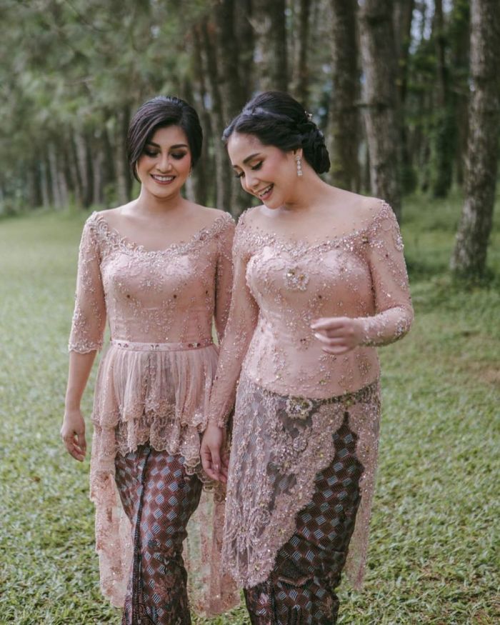 6 Model Kebaya Simple Modern Untuk Dikenakan Saat Pesta!