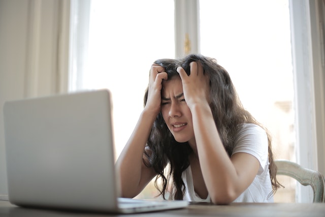 Banyak Pikiran? Ini Cara Meredakan Stres Pada Wanita