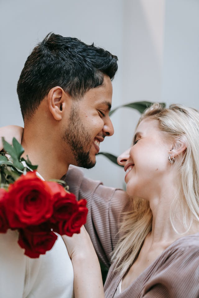 10 Hadiah Romantis Anniversary yang Berkesan Untuk Pasangan