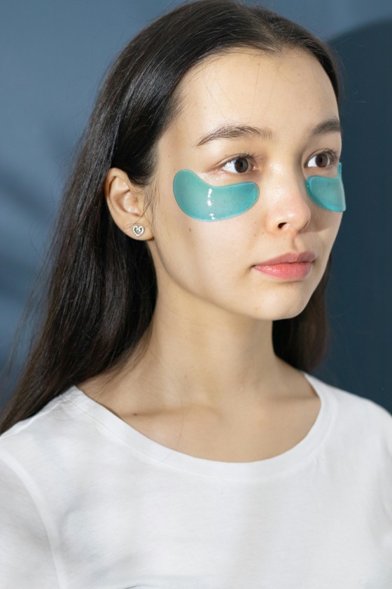Wah! Ini 7 Cara Hilangkan Puffy Eyes di Pagi Hari