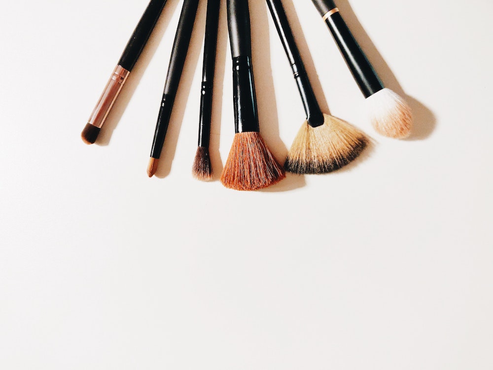 12 Rekomendasi Brush Make Up Yang Bagus Untuk Pemula