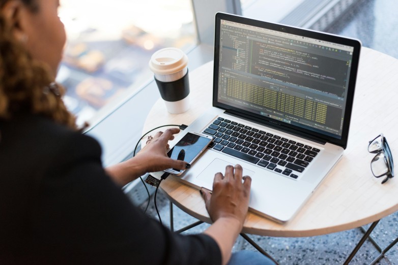 6 Tips Memiliki Skill IT yang Harus Dimiliki Wanita