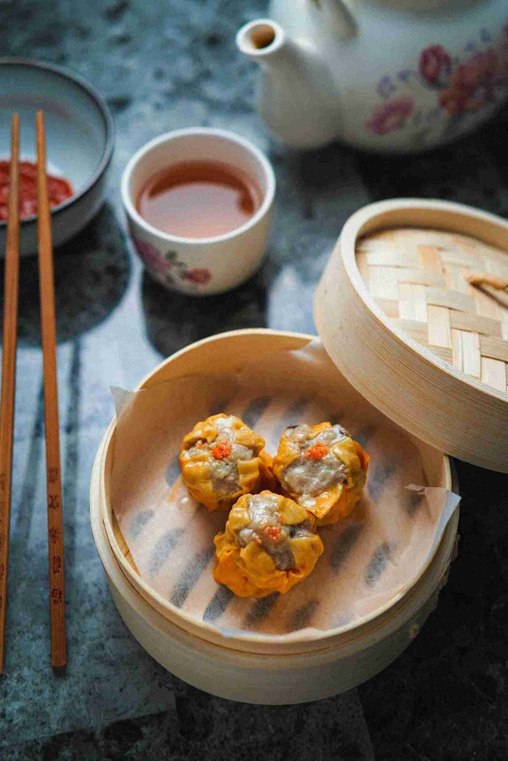 3 Cara Membuat Dimsum Ayam yang Simple & Gurih! 