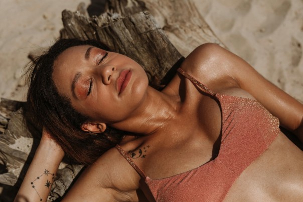 Efektif! Ini 7 Cara Menangani Kulit Terbakar Akibat Sunburn