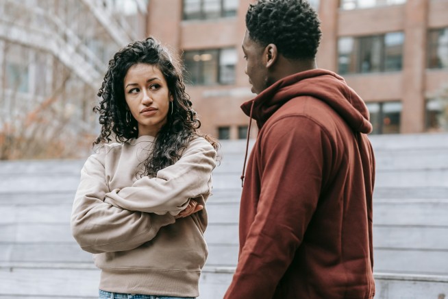7 Cara Menangani Perasaan Bad Feeling kepada Pasangan 