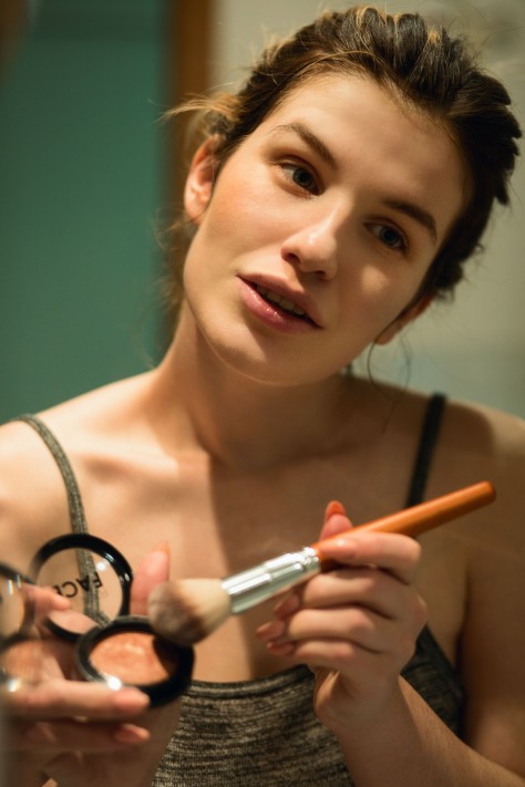 Wah! Ini 7 Cara Membuat Makeup Natural Tetap Fresh & Cantik 