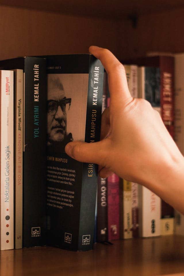 7 Buku yang Termasuk Biografi Tokoh Penting di Indonesia!