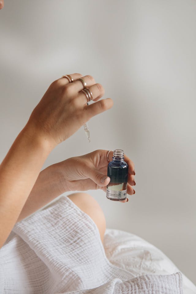 Ini Perbedaan Essence dan Serum, Jangan Keliru!