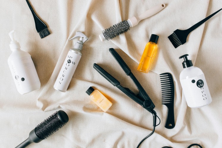 Rambut Lepek? Ini 4 Cara Menggunakan Hair Tonic yang Benar 