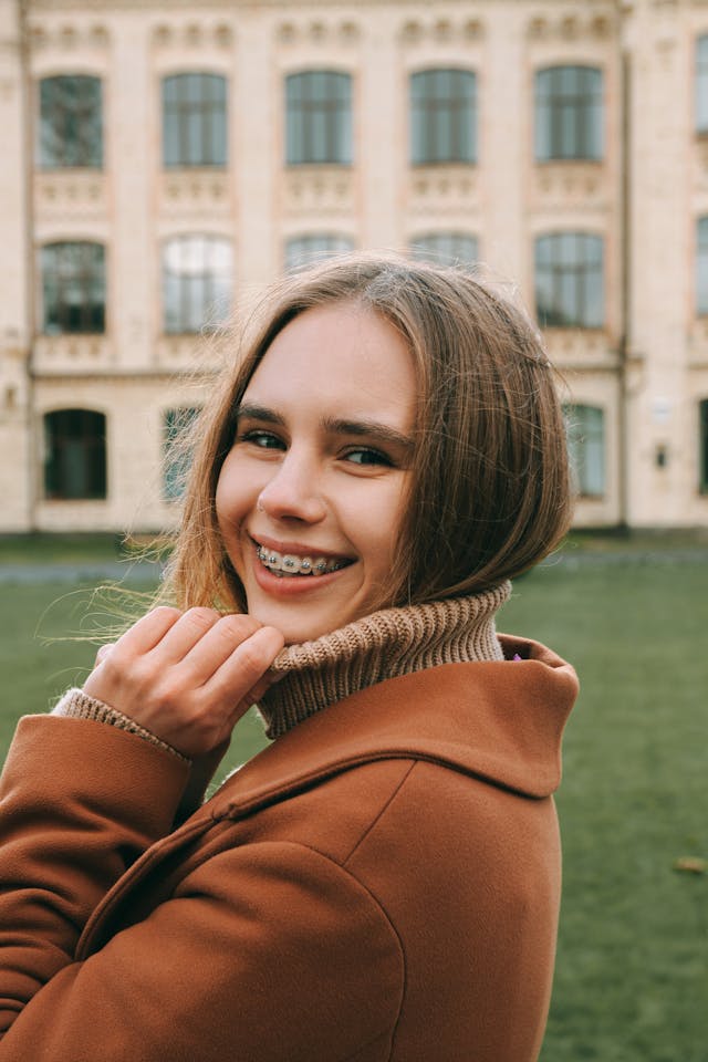 Semua Tentang Self Ligating Braces: Kelebihan & Kekurangan