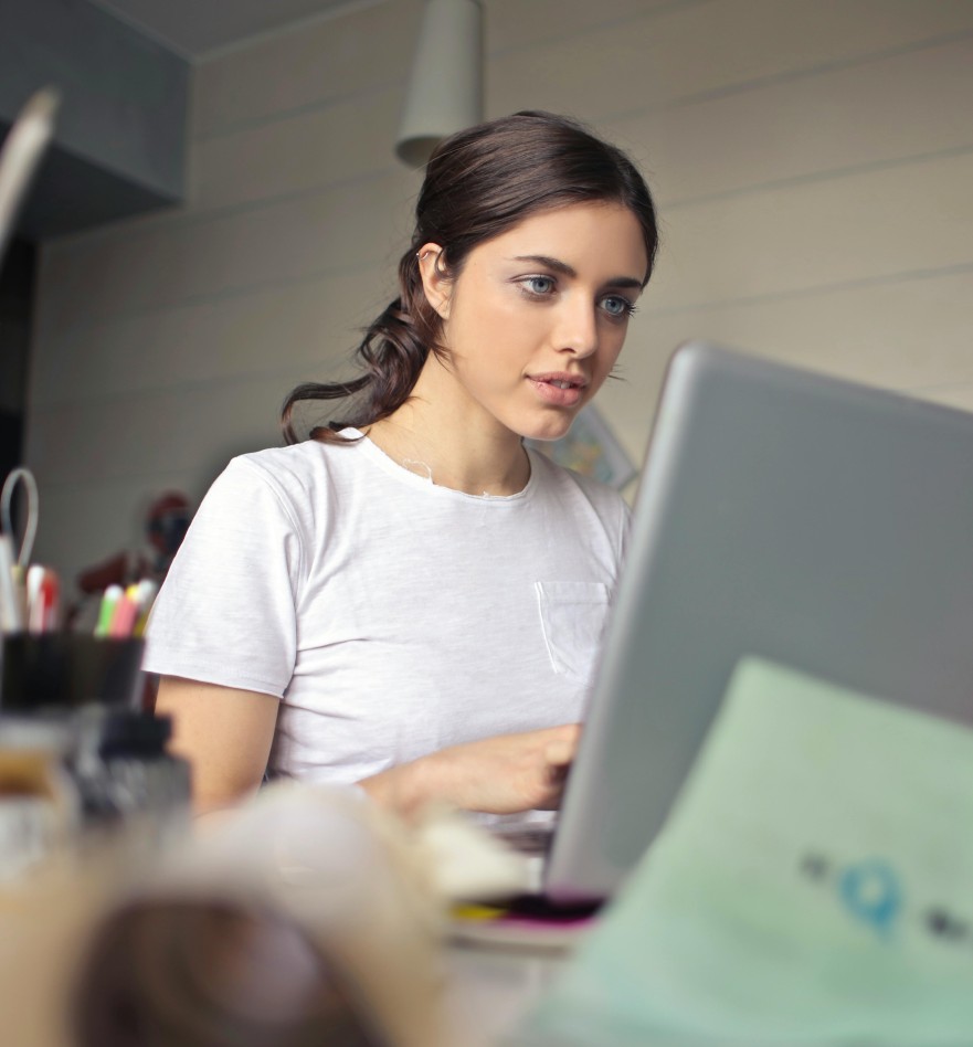 7 Tips Recharge Energi Untuk Para Introvert di Kantor